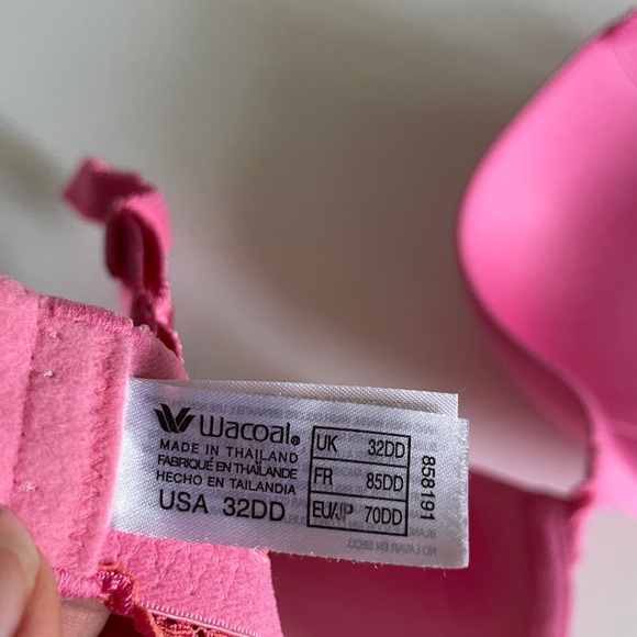 Wacoal Embrace Lace Push Up Bra - Picture 10 of 11